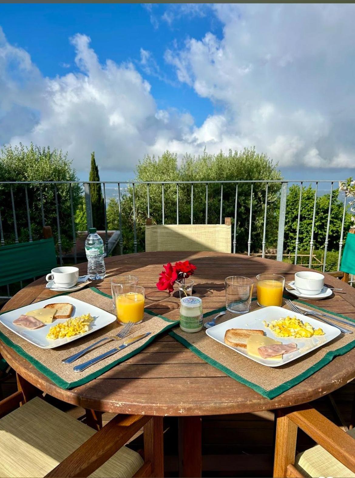 La Terrazza Sulla Versilia Pietrasanta Exteriör bild